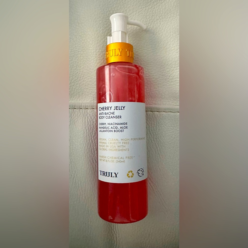 Truly Cherry Jelly Body Cleanser